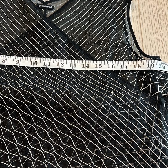 RAHUL MISHRA SHAWL/TOP Sz M - Picture 10 of 12